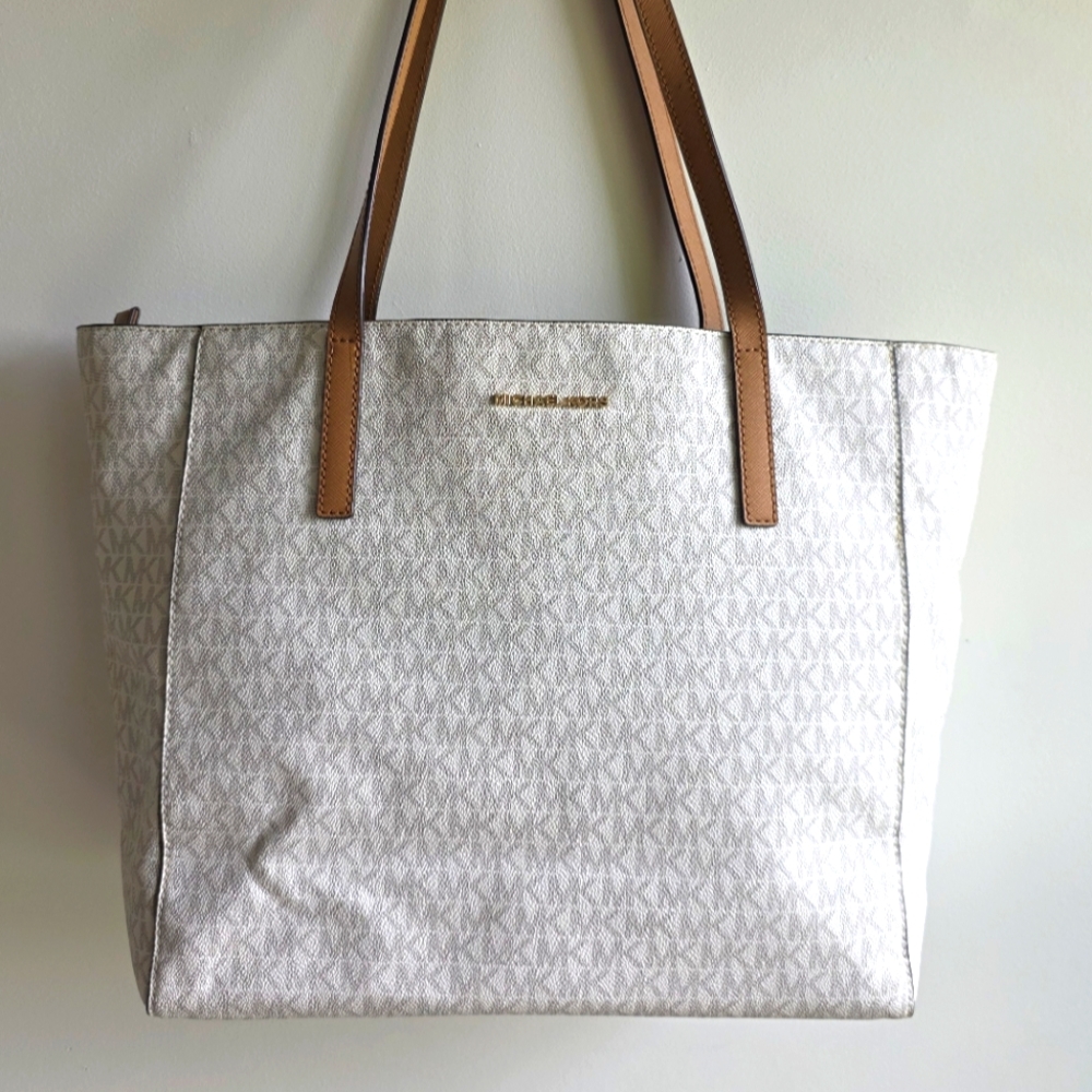 Michael Kors Rivington Tote (Vanilla)